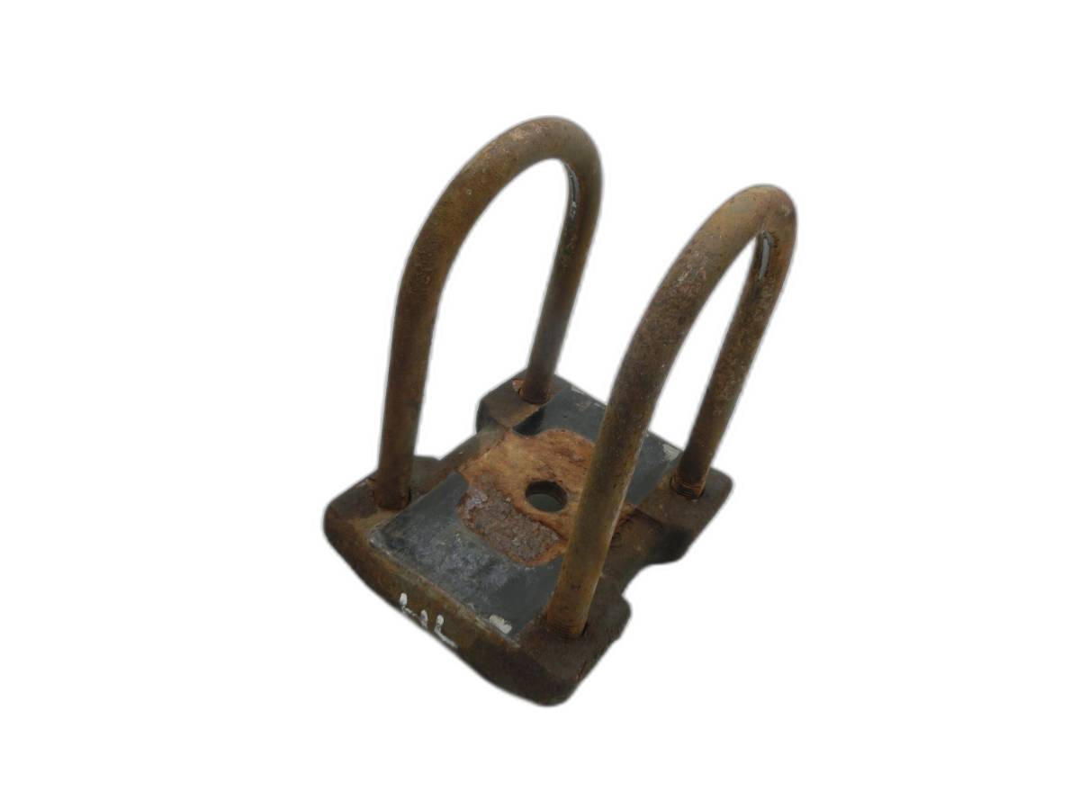 VW Amarok 2H 10-16 BiTDI 2,0 120KW Klemme Spange für Blattfeder Links Hinten  - Bild 1