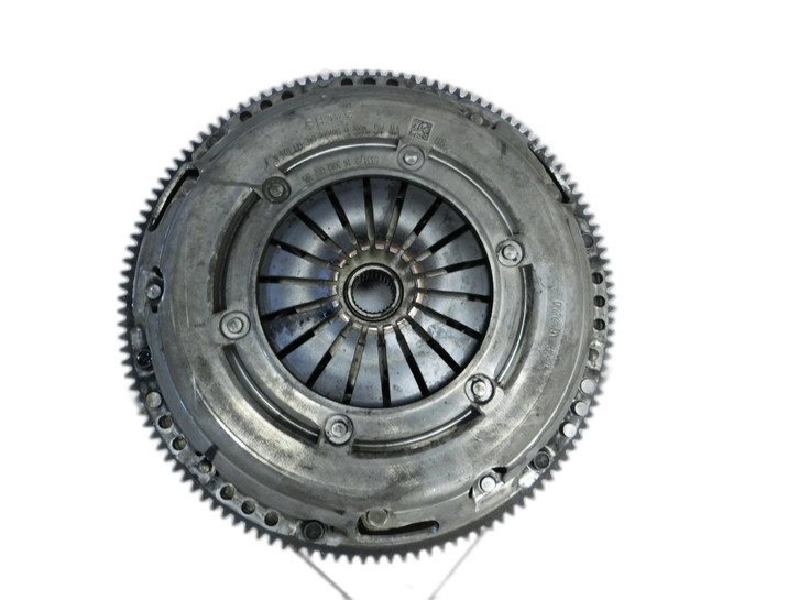 VW Polo V 6R 14-17 TSI 1,2 66KW CJZC Schwungscheibe Schwungrad  - Bild 1