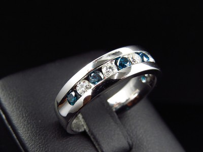 Pre-owned Jewelry Unlimited Mens 10k White Gold Channel Blue Diamond Wedding Engagement Band Ring (1.03ct) In G-h