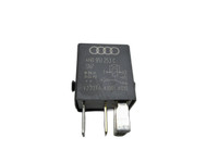 VW T-Roc A1 17-21 Relais 646 Pos.1 VW T-Roc A1 17-21 24.11.2020 4H0951253C V23374-A1001-X010 gebraucht Vorschau 1