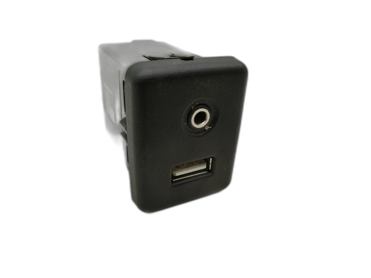 Opel Insignia A 13-17 USB AUX Buchse Anschluss  - Bild 1