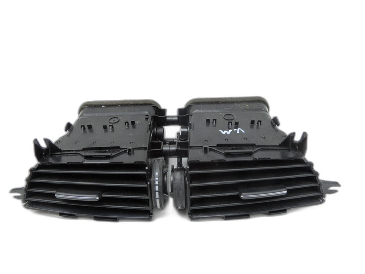 Mercedes S204 W204 11-15 Luftdusche Luftdüse Mitte Mercedes S204 W204 11-15 11.05.2012 A2048306154 A2048306054 gebraucht Bild 1