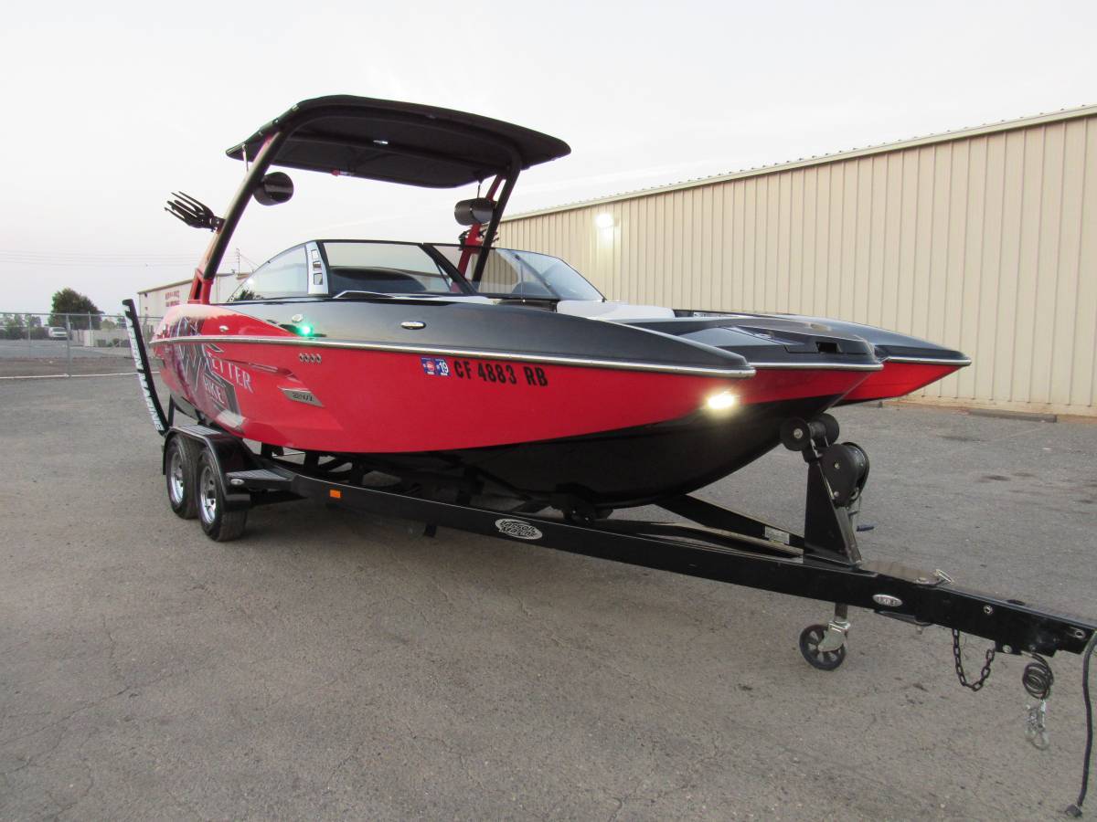 2012 Malibu MXZ 22' With Trailer