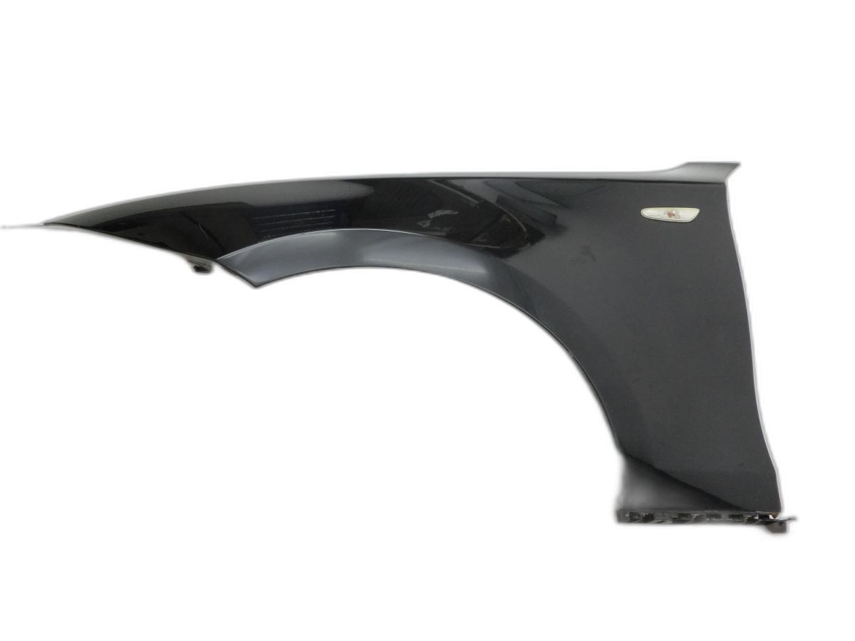 BMW E81 1er 120d 07-11 Kotflügel Links Vorne 668        - Bild 1