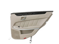 Mercedes E250 W212 13-16 Lim Türverkleidung Türpappe Rechts Hinten Mercedes E250 W212 13-16 17.09.2013 A2127306870... Vorschau 1