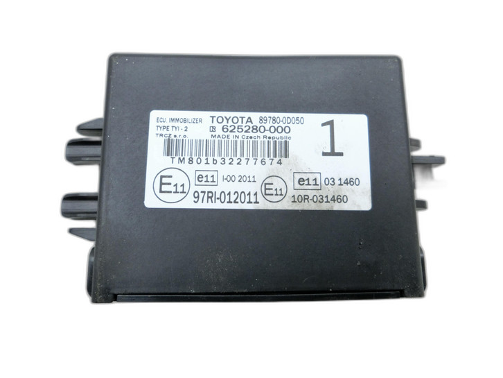 Toyota Yaris XP13 10-14 Steuergerät ECU Modul Wegfahrsperre SG Toyota Yaris XP13 10-14 18.04.2013 897800D050... Bild 1