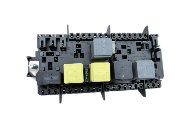 Mercedes CLA 180 C117 13-19 1,6 90KW Sicherungskasten Zentralelektrik - Bild 1