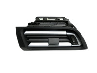 Peugeot 308 II 13-17 Luftdusche Luftdüse Links Peugeot 308 II 13-17 11.05.2015 1303818XZD 10003396 gebraucht Vorschau 1