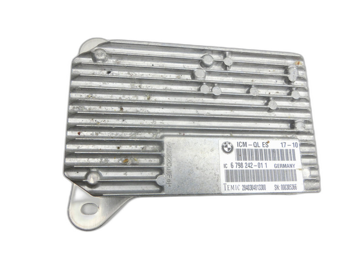 BMW F10 523i 10-13 Steuergerät ECU Modul SG ICM Fahrwerksmanagement BMW F10 523i 10-13 21.05.2010 6799712... Bild 1