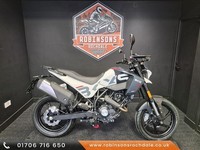 Benelli BKS 125S New Adventure bike