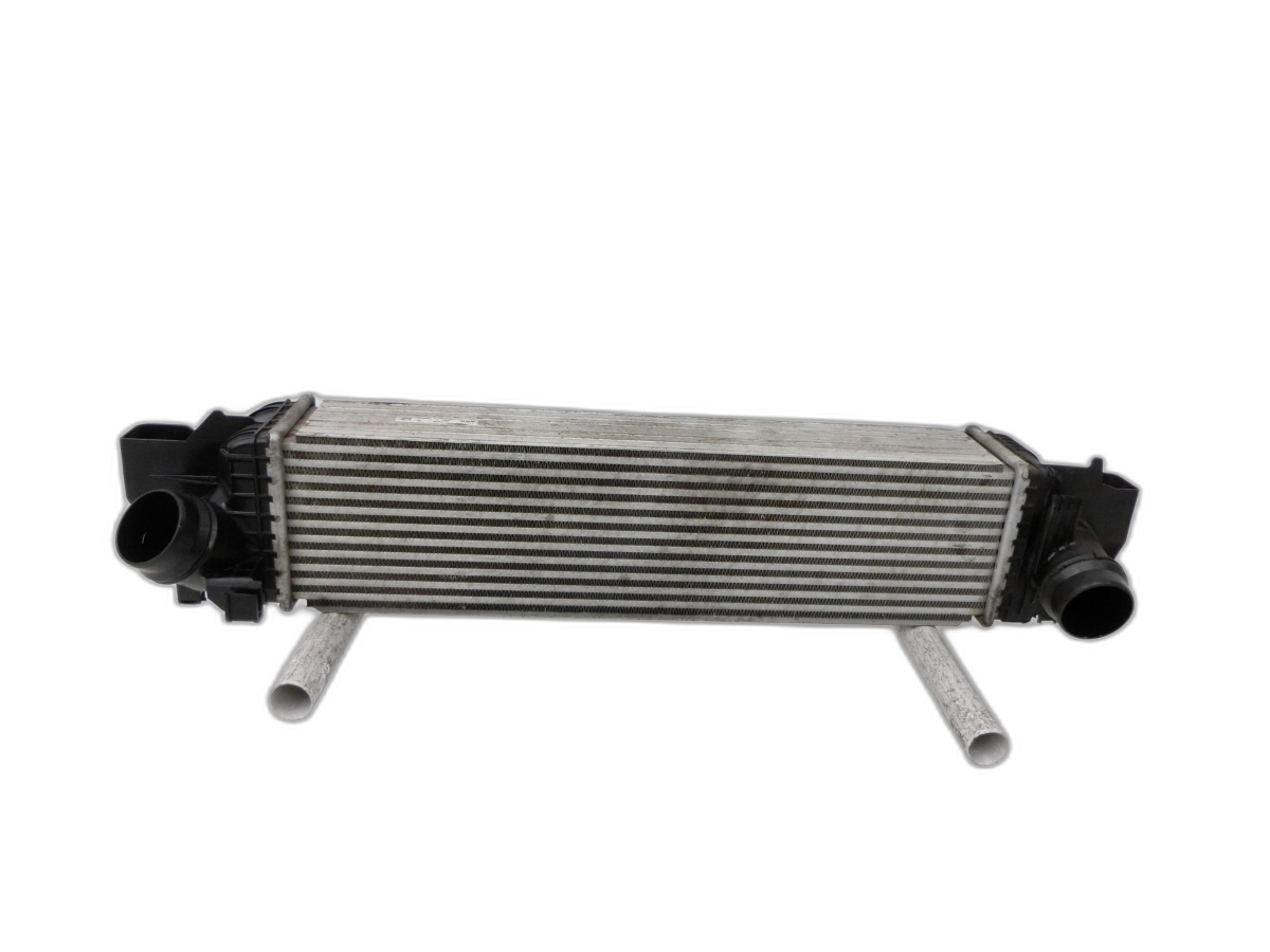 BMW F45 218d 14-18 2,0d 110KW Ladeluftkühler Kühler  - Bild 1