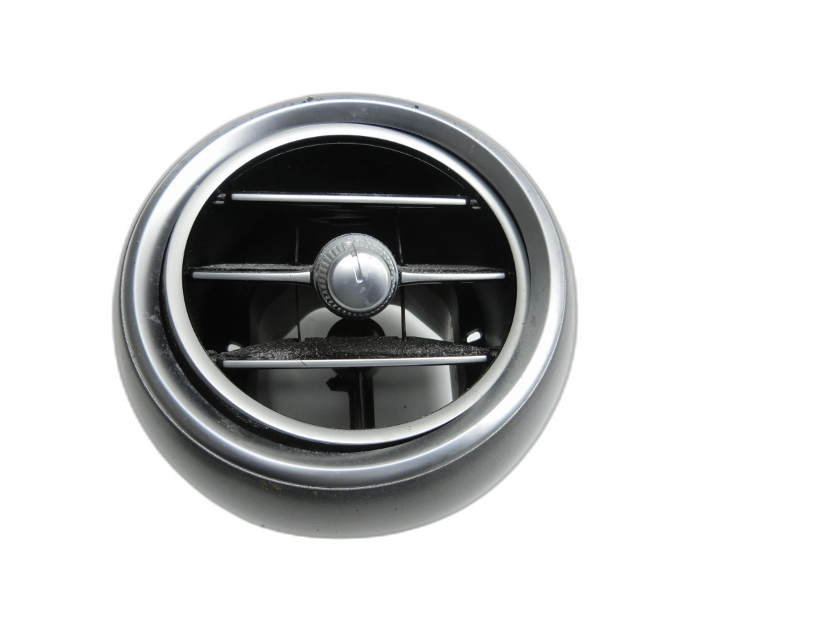 Mercedes W205 C250 14-18 Luftdusche Luftdüse Links  - Bild 1
