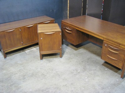 Post 1950 Walnut Executive Desk Vatican