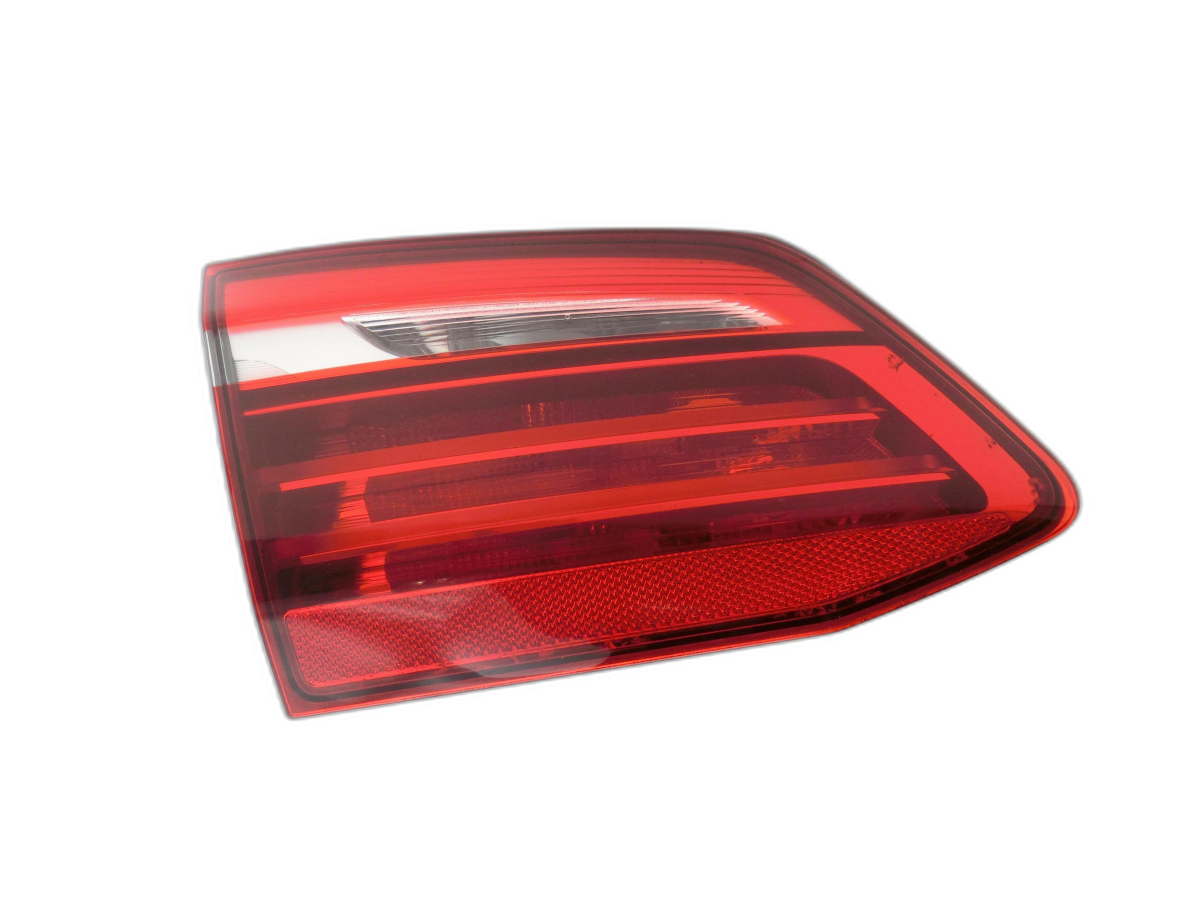 BMW F45 218d 14-18  Rückleuchte Heckleuchte für Klappe Innen Links  - Bild 1