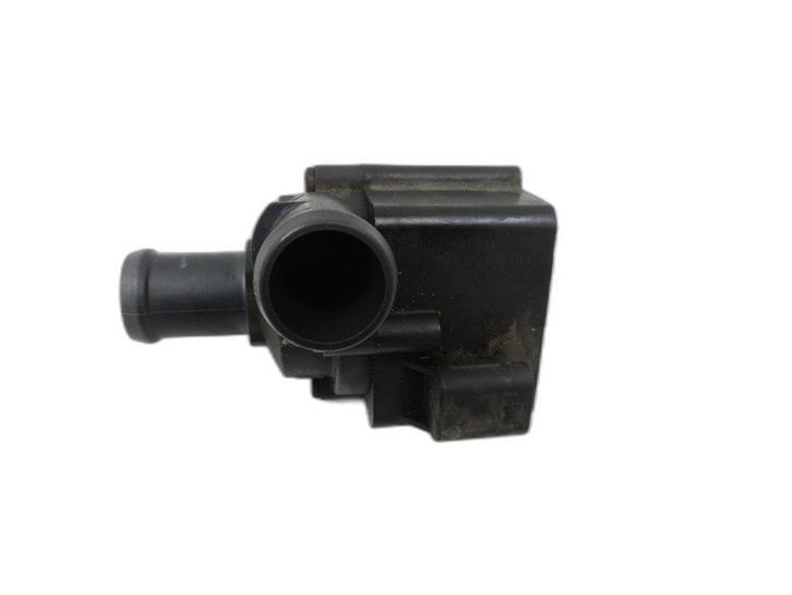VW Passat B8 3G 14-19 TDI 1,6 88KW Umwelzpumpe Heizung Pumpe VW Passat B8 3G 14-19 20.07.2015 5Q0965561B gebraucht Bild 1