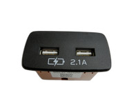 Subaru XV 19-25 USB Ladebuchse USB Anschluss Buchse Doppel Steckdose Subaru XV 19-25 01.01.2022 86257SJ120 gebraucht Vorschau 1