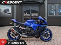 YAMAHA YZF-R1 2026 - OHLINS FRONT & REAR - AKRAPOVIC SILENCER - HEL BRAKE LINES