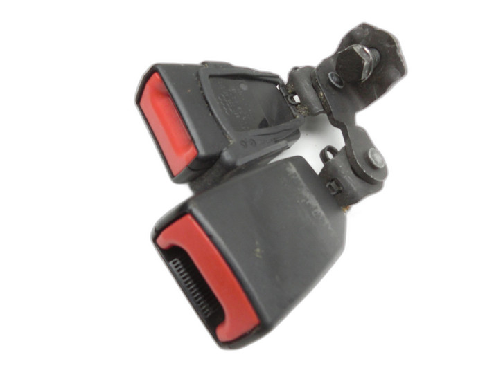 Audi A4 8K B8 11-15 Lim Gurtschloss Links und Mitte Hinten  - Bild 1