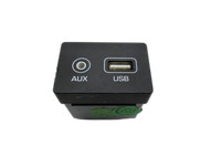 Hyundai I20 Active GB 13-16 USB AUX Buchse Anschluss Hyundai I20 Active GB 13-16 13.06.2016 96120-C7500 gebraucht Vorschau 1