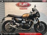 TRIUMPH SPEED TWIN 1200, 2024/24, JUST 1,595 MILES WITH FTSH. EXTRAS FITTED