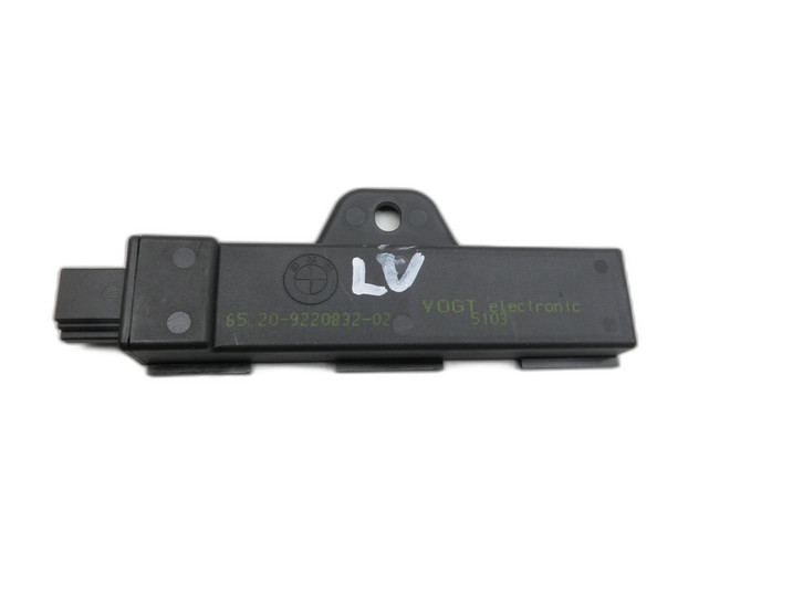BMW X3 F25 10-14 Antenne Empfänger Keyless Entry Zugang Innenraum Links Vorne BMW X3 F25 10-14 30.03.2011 9220832... Bild 1