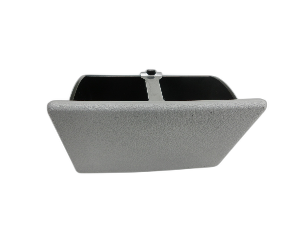 Mercedes W203 C220 01-04 Aschenbecher Ascher  - Bild 1