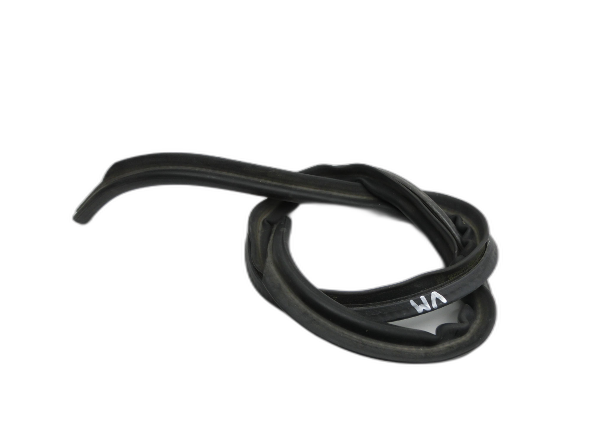 VW Golf Plus 5M 08-14 Dichtung für Motorhaube  - Bild 1