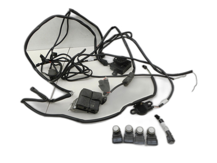 Toyota Corolla E21 19-23 PDCs Set mit Kabelbaum Piepser und Steuergerät nur hinterer Teil  - Bild 1