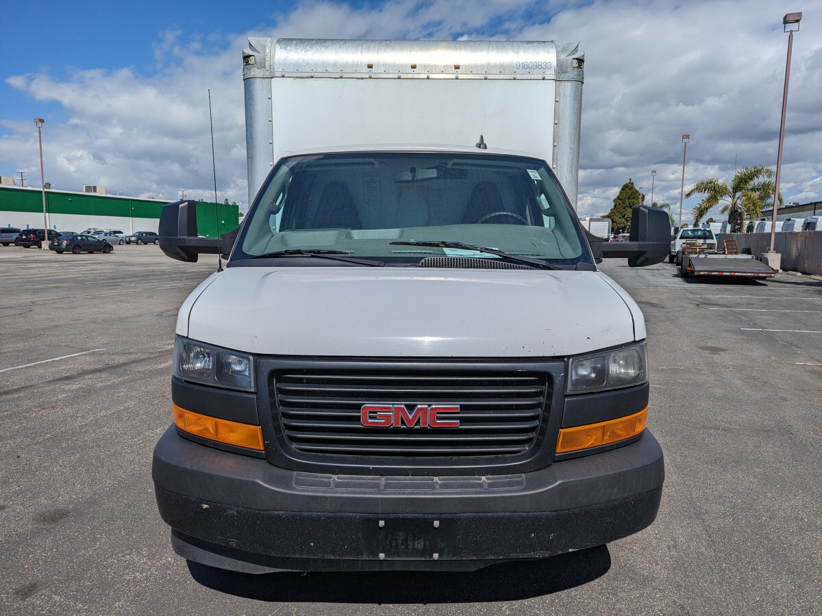 Owner 2018 GMC Savana 3500 16FT Box Truck with Loading Ramp 136679 Miles 6.0L V8