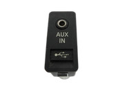BMW E81 1er 120d 07-12 Aux und USB Adapter Buchse Schnittstelle BMW E81 1er 120d 07-12 26.10.2007 9237653... Vorschau 1