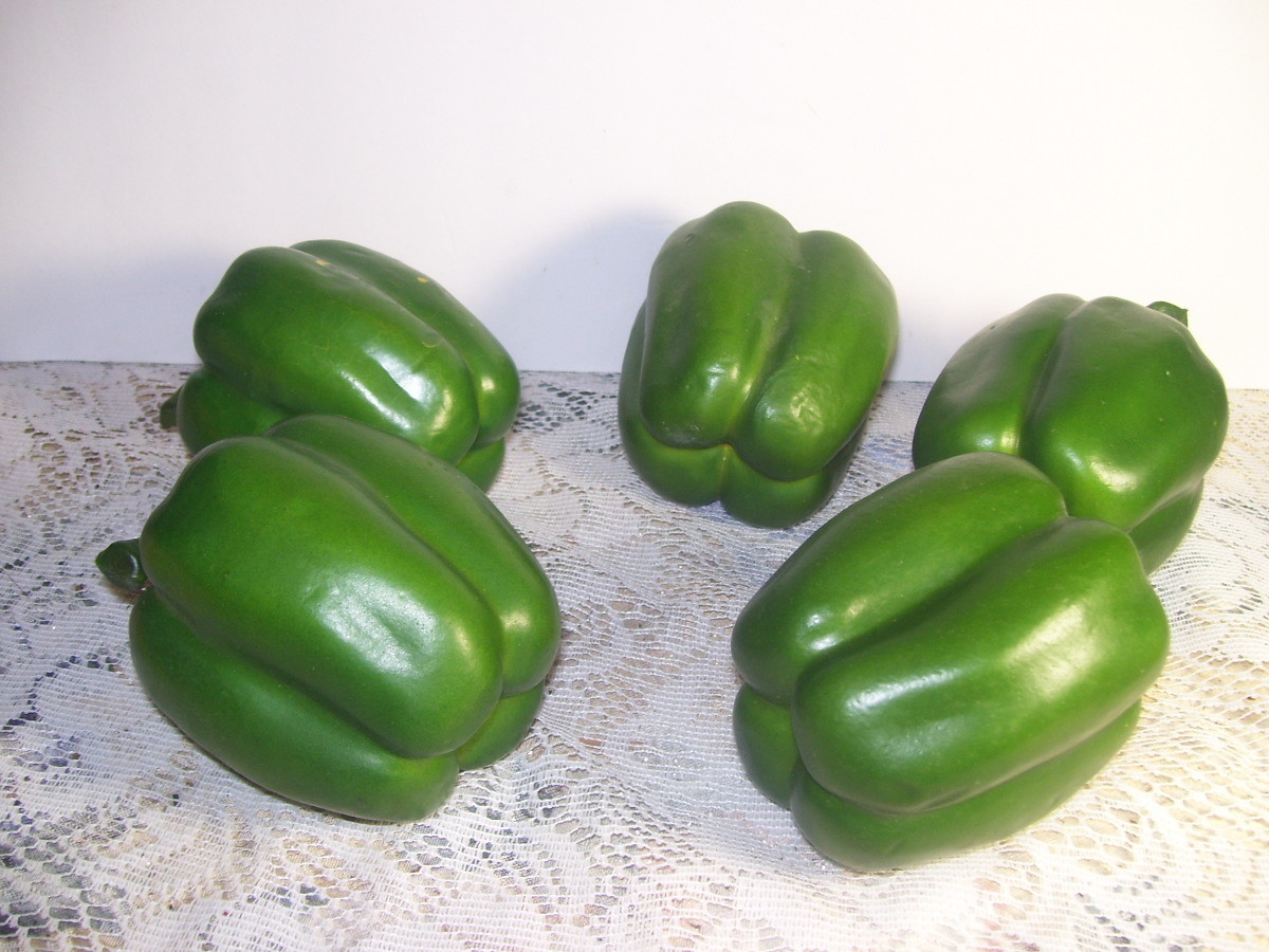 Artificial Plastic Decor Set of 5 Green Bell Peppers