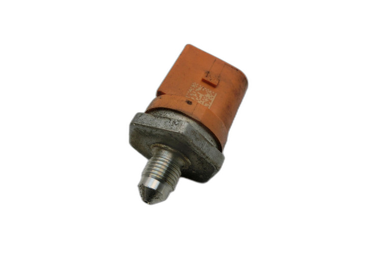 VW Golf 6 VI Variant 08-13 TSI 1,2 77KW Railsensor Drucksensor  - Bild 1