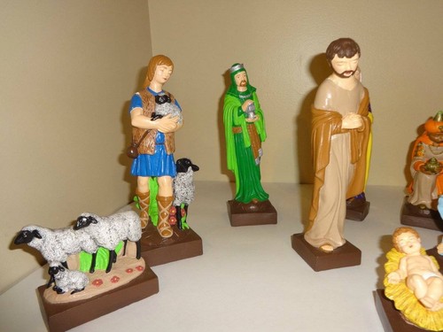 Vintage 11 Piece Nativity Set 1977 Williams Hand Painted Bright Colors