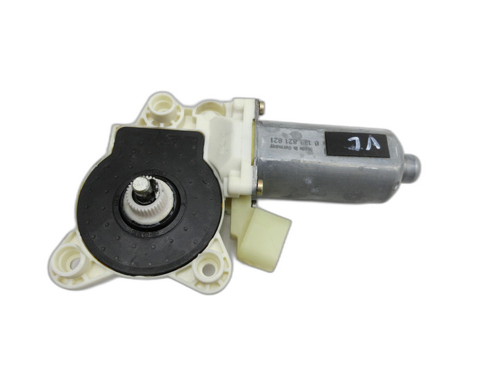Mercedes A209 CLK200 05-09 Cabrio Fensterhebermotor Links Vorne Mercedes A209 CLK200 05-09 05.05.2004 0130821921... Bild 1