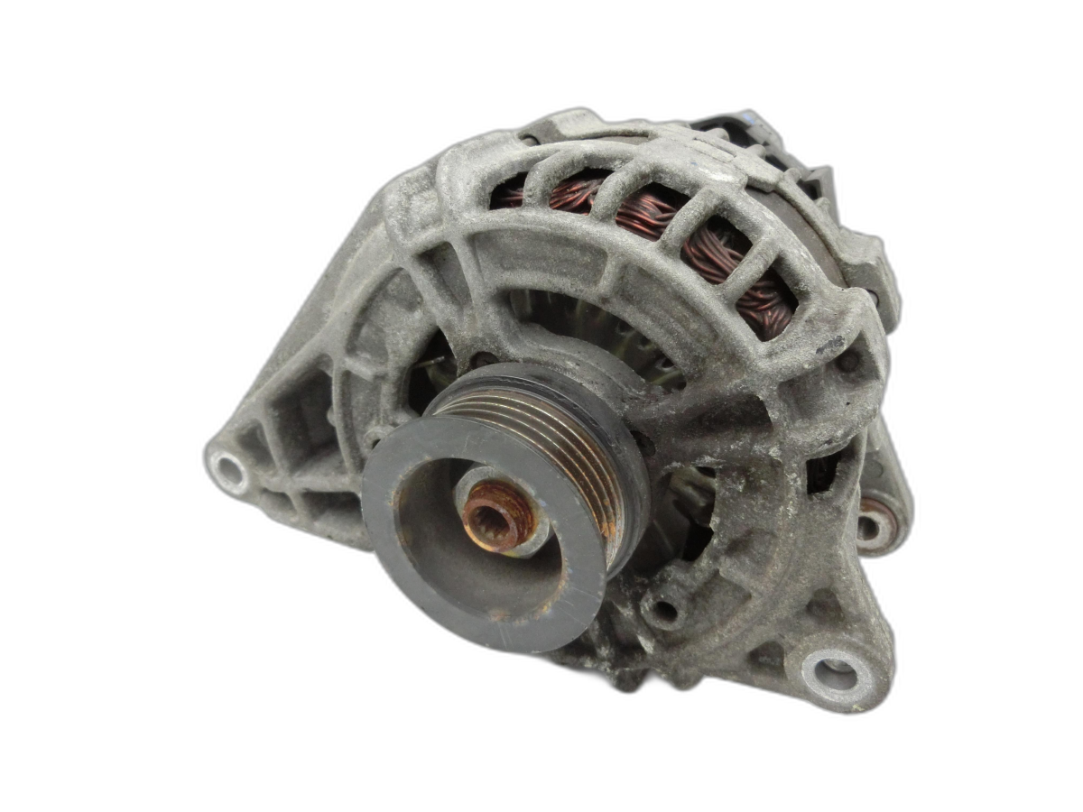 Mercedes W176 A180 12-15 CDI 1,5 80KW Lichtmaschine Generator  - Bild 1