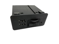 Mazda 3 BM 13-17 USB AUX Buchse Anschluss Mazda 3 BM 13-17 19.11.2013 BHP1-669U0 904532410346 gebraucht Vorschau 1