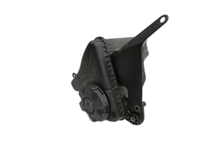BMW F11 520d 10-13 2,0 135KW Ausgleichsbehälter f. Kühlmittel BMW F11 520d 10-13 18.05.2012 7647283 17137647283... Bild 1