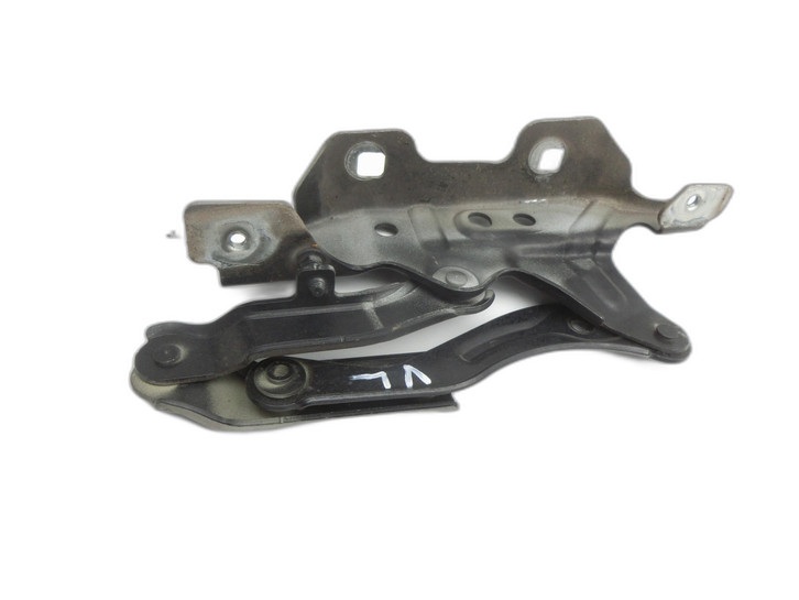 Mercedes A200 W169 04-08  Scharnier für Motorhaube Motorhaubenscharnier Links  - Bild 1