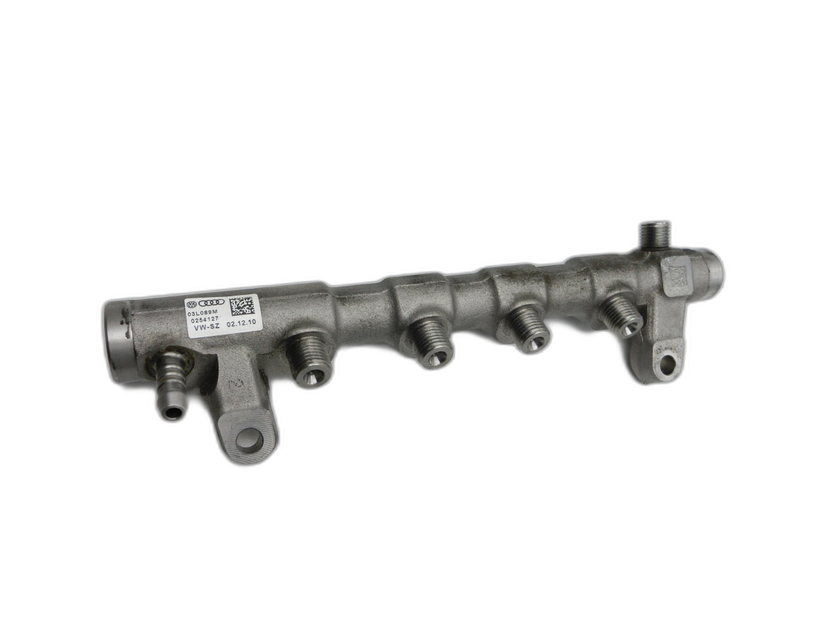 Audi A3 8P QU 10-12 2,0 77KW Hochdruck Verteiler Verteilerrohr - Bild 1