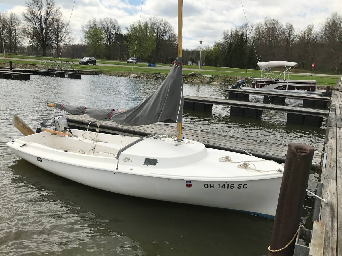 Oday Daysailer 2 with trailer and Honda 2hp, 4 cycle motor