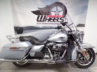 2021 HARLEY-DAVIDSON ROAD KING WITH ONLY 3808 MILES FROM NEW