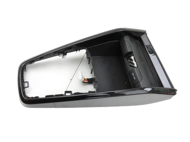 KIA Stonic YB 17-20 Mittelkonsole Blende Ablagefach Staufach 12V Steckdose KIA Stonic YB 17-20 09.12.2019... Bild 1