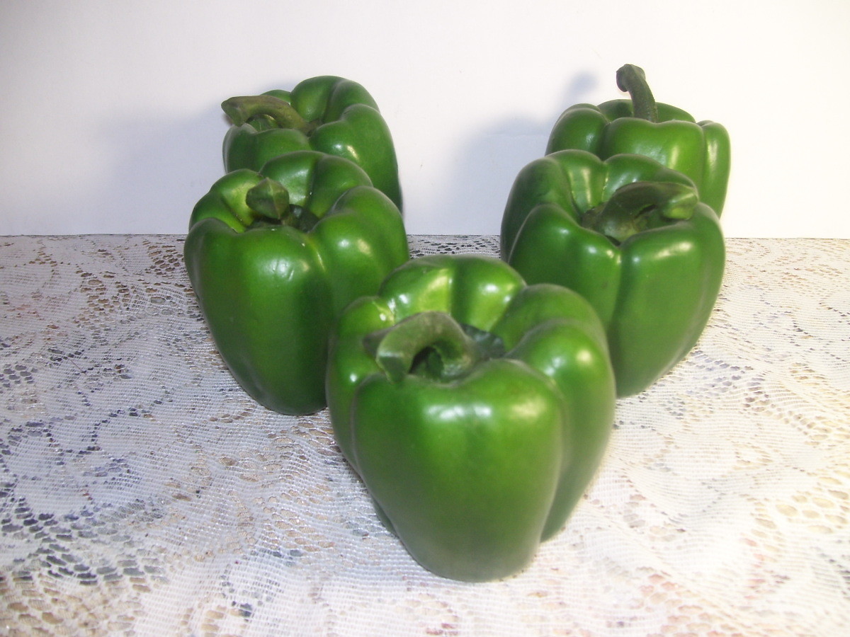 Artificial Plastic Decor Set of 5 Green Bell Peppers