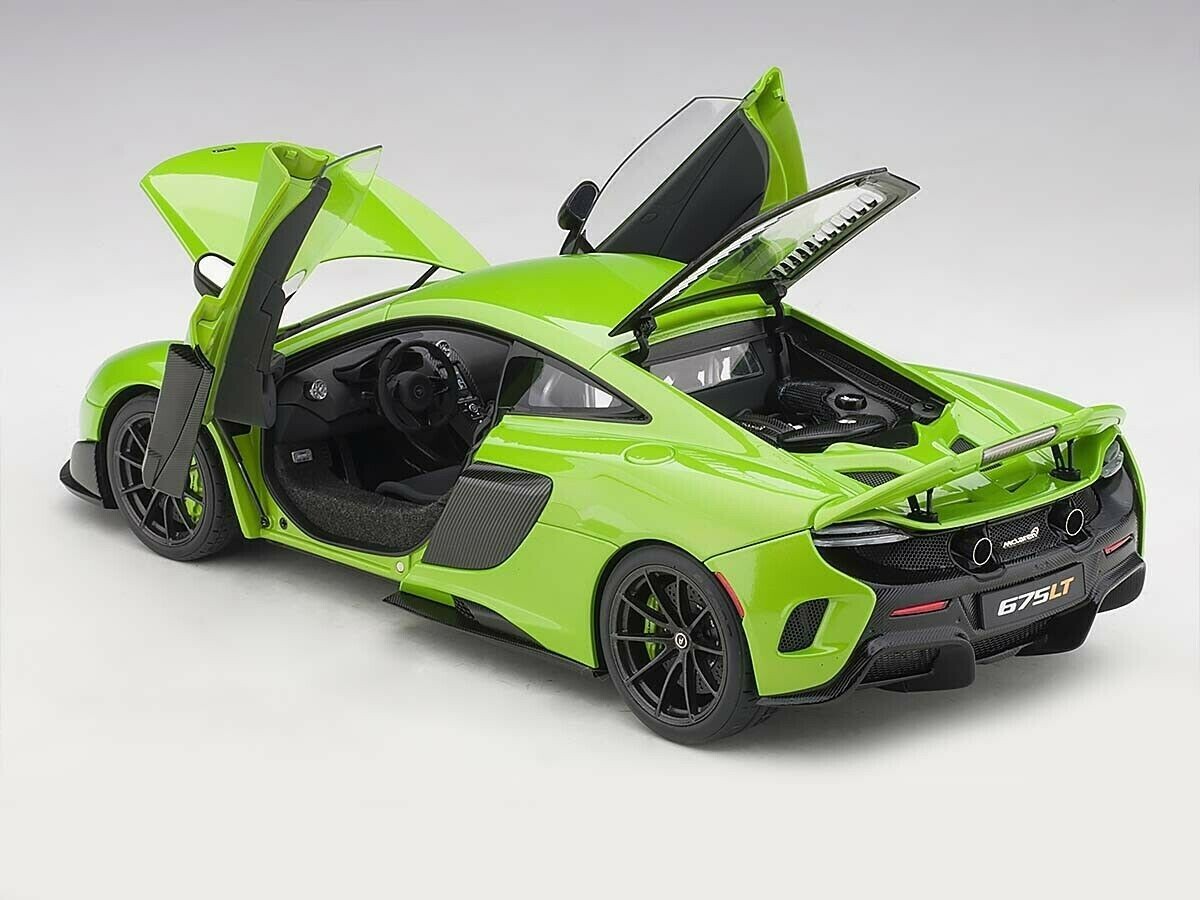 1/18 Mclaren 675LT Napier Green With Black Wheels Model Car 1/18 Mclaren 675LT Napier Green With Black Wheels Model Car