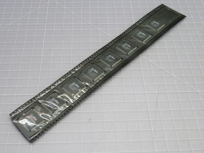 LOT OF 8 LATTICE M4A5-192/96-7VNC-10VNI IC CPLD T252496
