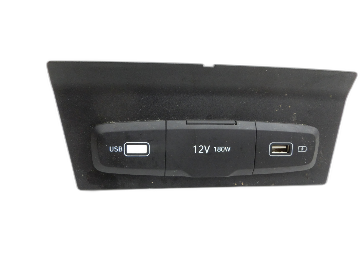 Hyundai Tucson IV NX4 20-24 12W 180W Ladebuchse USB-Lader  - Bild 1