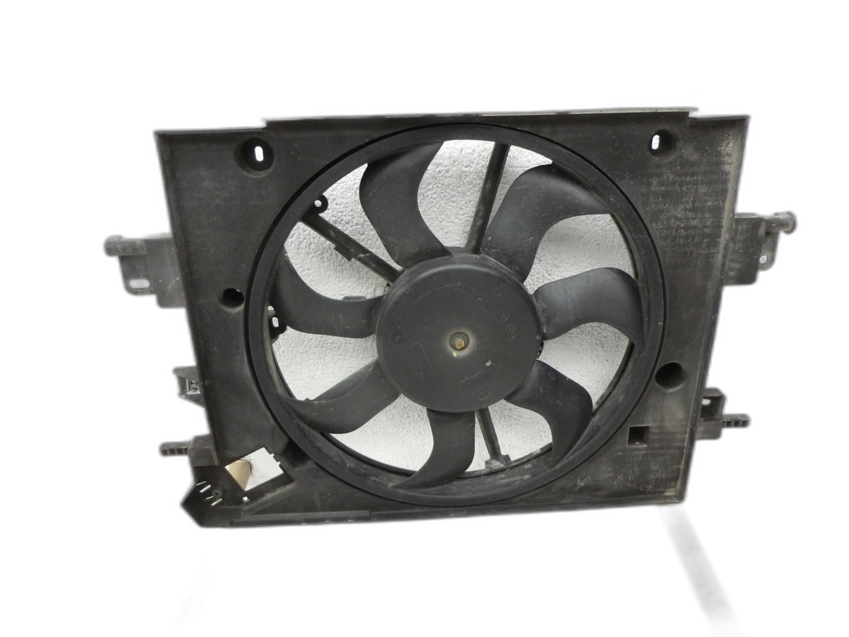 Dacia Duster I HS 13-18 DCI 1,5 80KW Lüfter Ventilator f. Kühler  - Bild 1