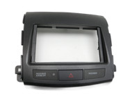 Mitsubishi Outlander CW II 07-10 Warnblinkschalter Schalter Einbaurahmen Mitsubishi Outlander CW II 07-10... Vorschau 1