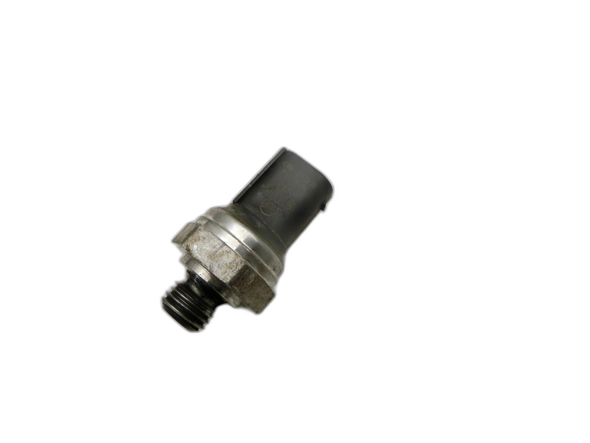 Mercedes R320 W251 4M 06-10 Sensor Drucksensor Kraftstoffdruck Raildrucksensor Rechts  - Bild 1