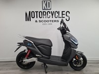 MGB E4 3000w 70kph Electric long range, 125cc learner legal scooter best